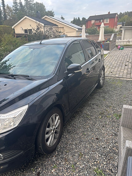 Ford Focus 2 of 12