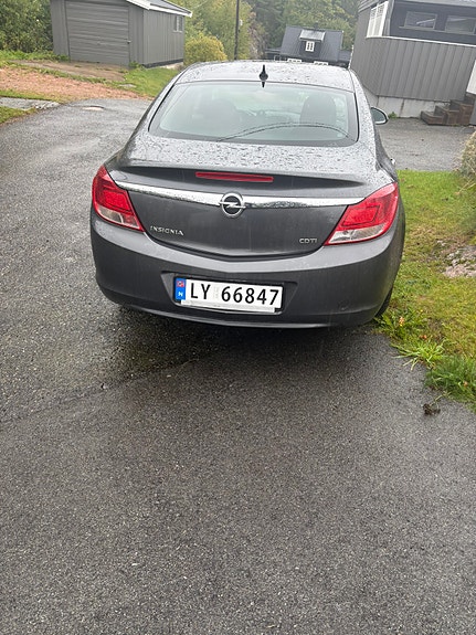 Opel Insignia 2 of 4