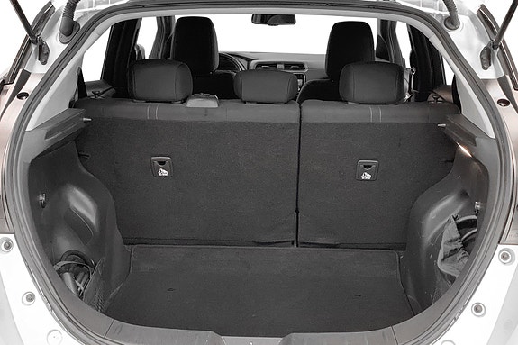 Nissan Leaf 12 of 14