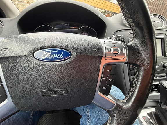 Ford Mondeo 13 of 20