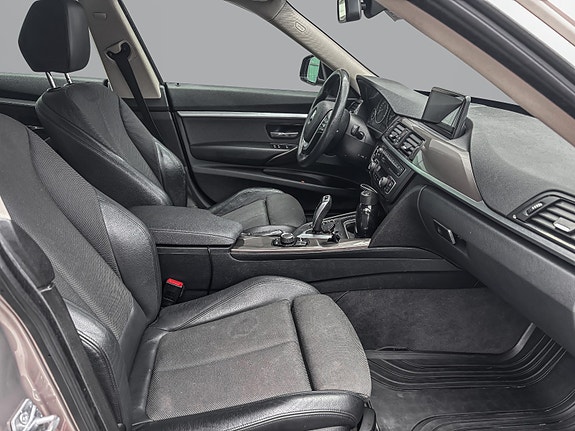 BMW 320d 14 of 23