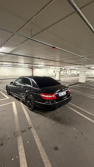 Mercedes-Benz E200 d 4 of 11
