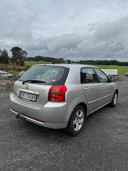 Toyota Corolla 5 of 30