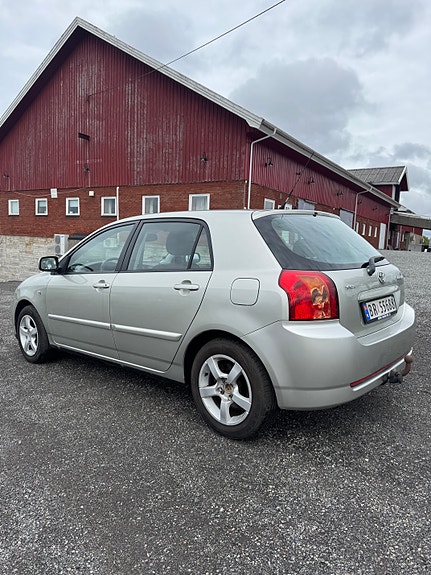 Toyota Corolla 3 of 30