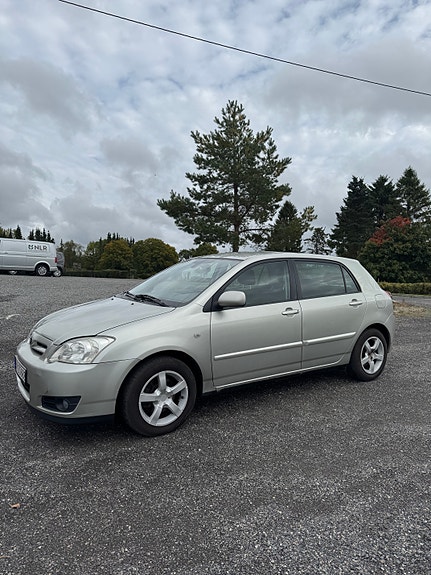 Toyota Corolla 2 of 30