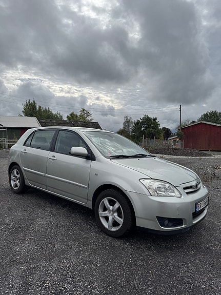 Toyota Corolla 7 of 30