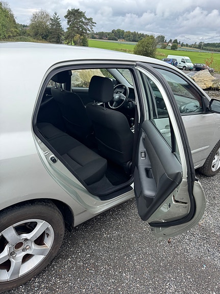 Toyota Corolla 12 of 30