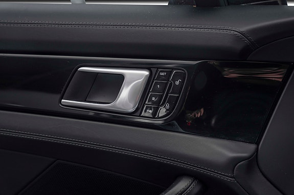 Porsche Panamera 23 of 30