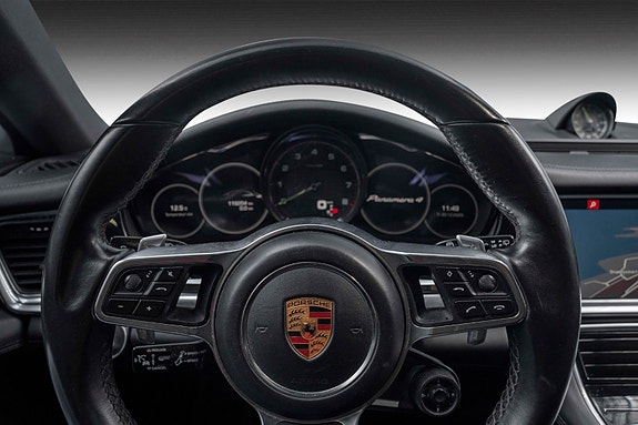 Porsche Panamera 15 of 30