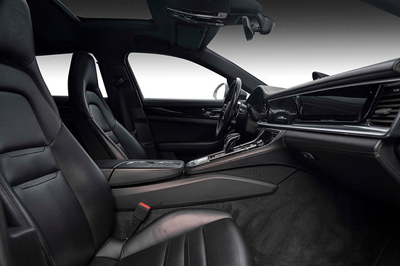 Porsche Panamera 18 of 30