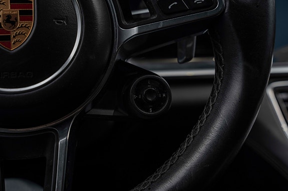 Porsche Panamera 22 of 30
