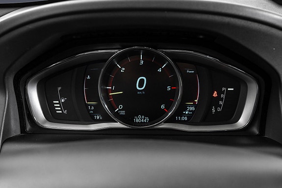 Volvo XC60 27 of 30