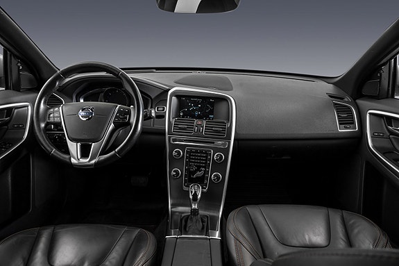 Volvo XC60 16 of 30