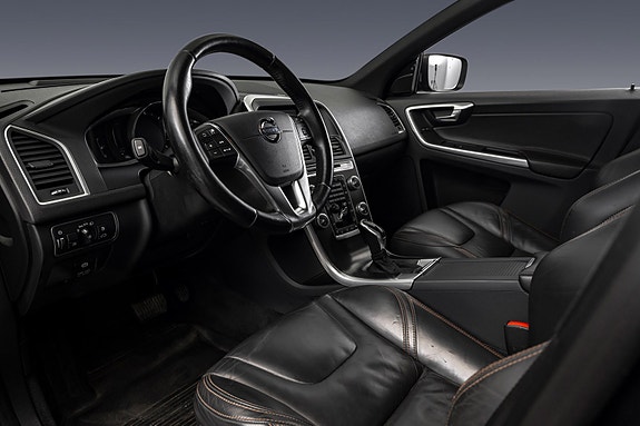 Volvo XC60 17 of 30