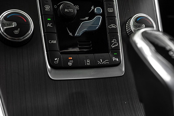 Volvo XC60 30 of 30