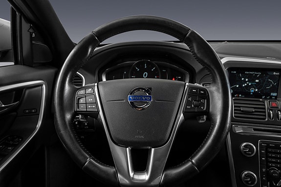 Volvo XC60 25 of 30