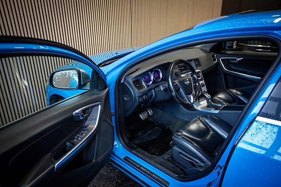 Volvo V60 11 of 24