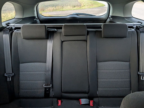 Toyota Avensis 11 of 13