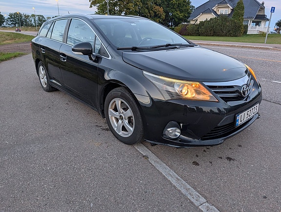 Toyota Avensis 4 of 13