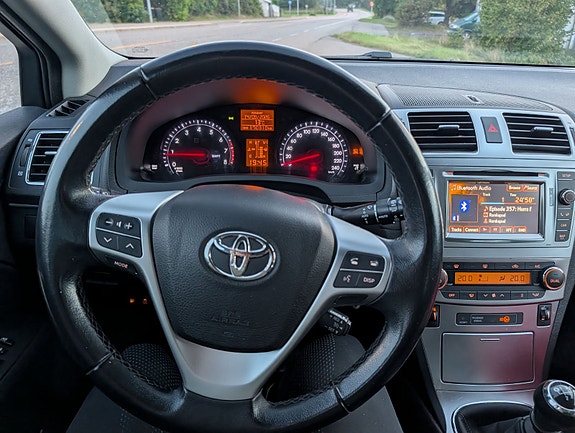 Toyota Avensis 13 of 13