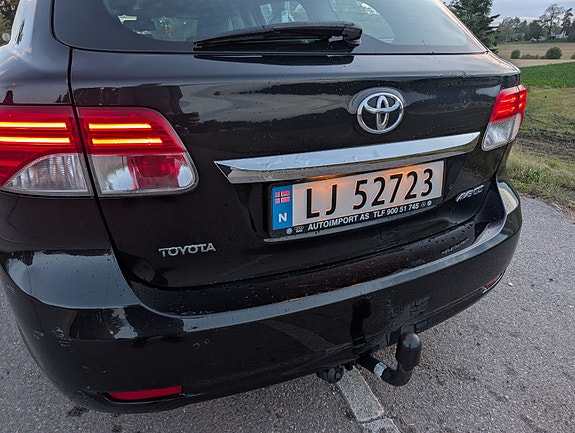 Toyota Avensis 9 of 13