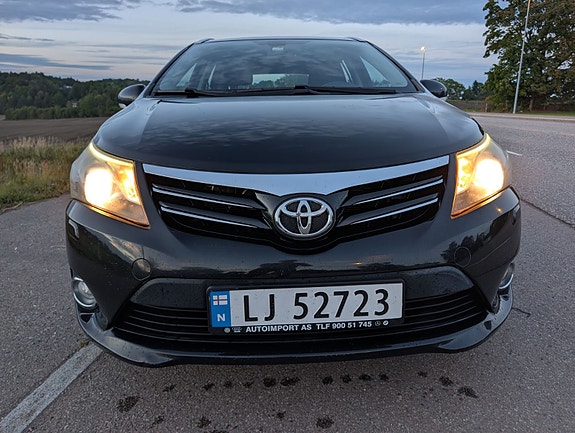 Toyota Avensis 3 of 13