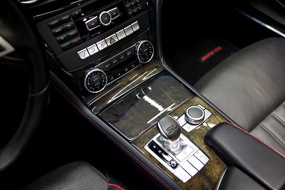 Mercedes-Benz SL500 13 of 15