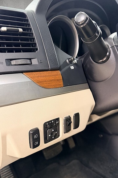 Mitsubishi Pajero 9 of 24