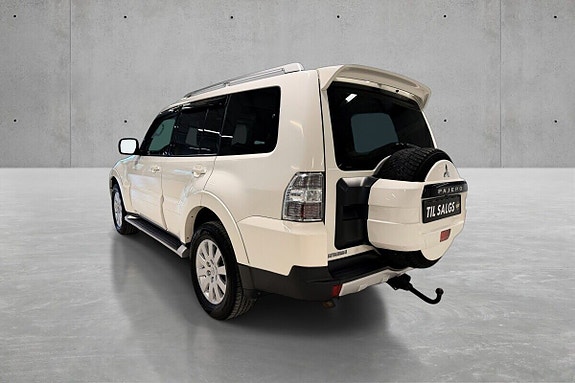 Mitsubishi Pajero 5 of 24