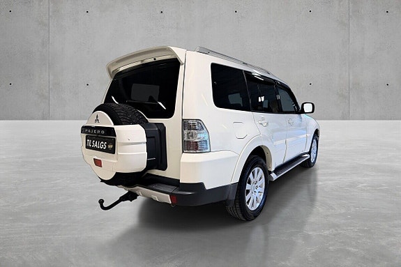 Mitsubishi Pajero 3 of 24