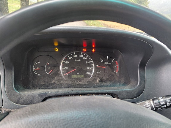 Toyota HiAce 12 of 14