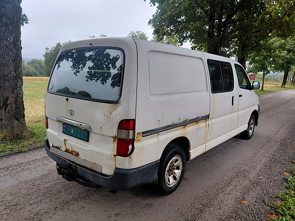 Toyota HiAce 5 of 14