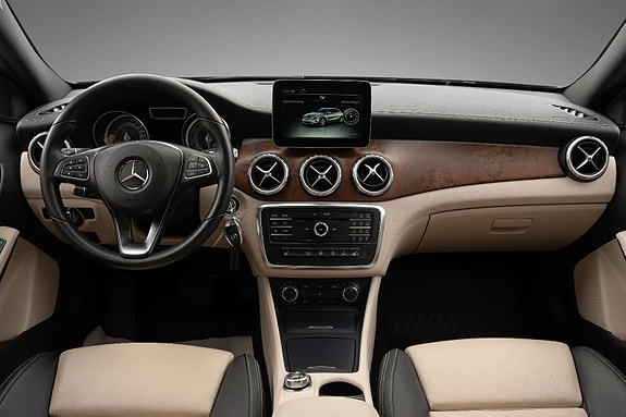 Mercedes-Benz GLA250 18 of 25