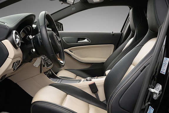 Mercedes-Benz GLA250 6 of 25