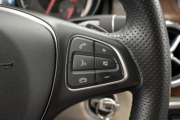 Mercedes-Benz GLA250 17 of 25