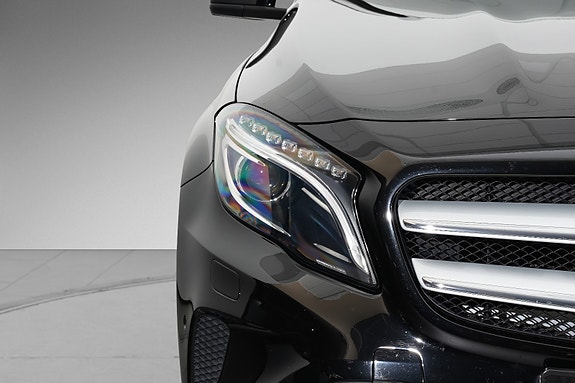 Mercedes-Benz GLA250 24 of 25