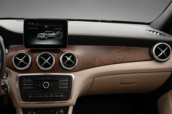 Mercedes-Benz GLA250 9 of 25
