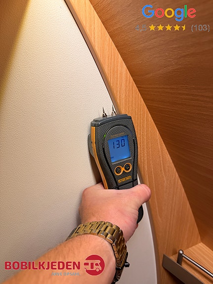 Knaus Südwind 500 Silver Selection || Truma gass + 230v | Markise | TV | U-sittegruppe | Dobbeltseng 24 of 27