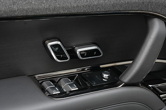 Land Rover Range Rover Sport 11 of 30