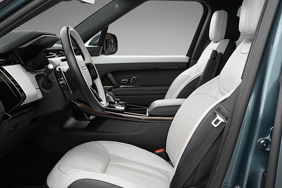 Land Rover Range Rover Sport 7 of 30