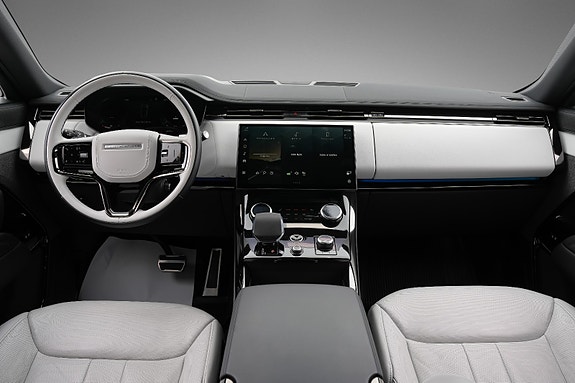 Land Rover Range Rover Sport 27 of 30
