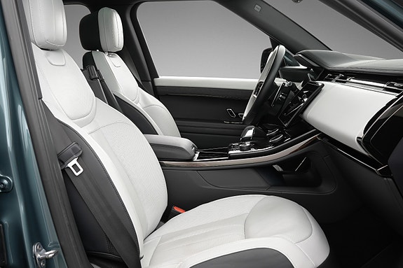 Land Rover Range Rover Sport 8 of 30