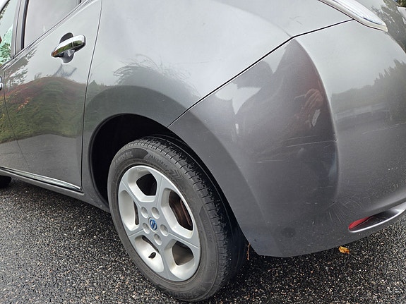 Nissan Leaf 3 of 11