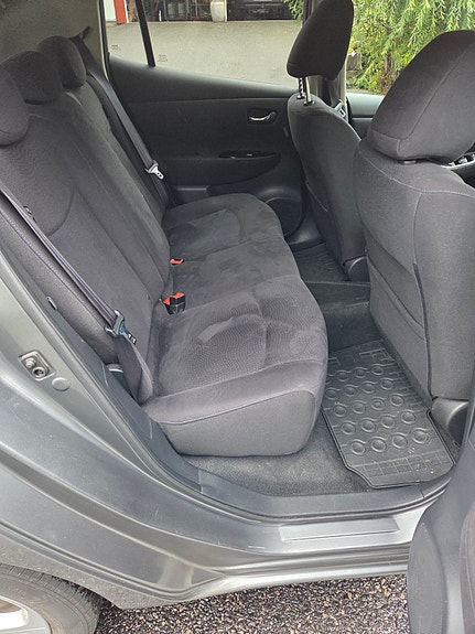 Nissan Leaf 9 of 11