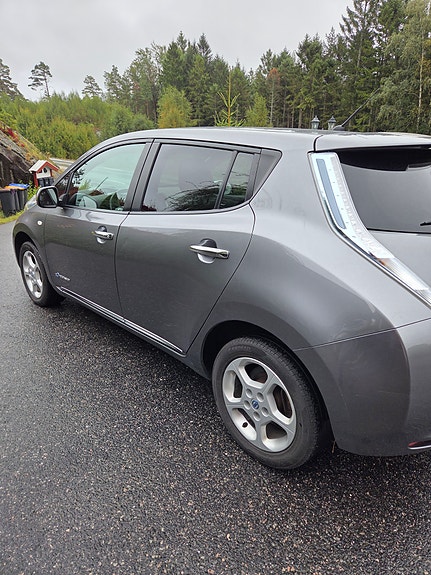 Nissan Leaf 8 of 11