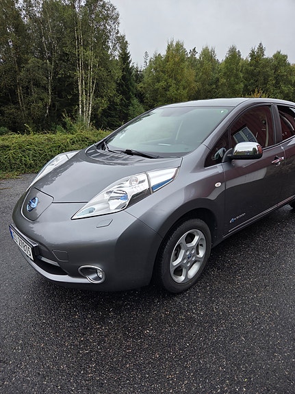 Nissan Leaf 2 of 11