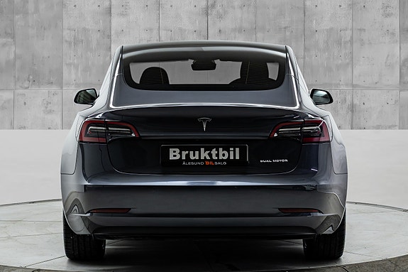Tesla Model 3 7 of 30
