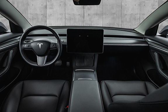 Tesla Model 3 13 of 30