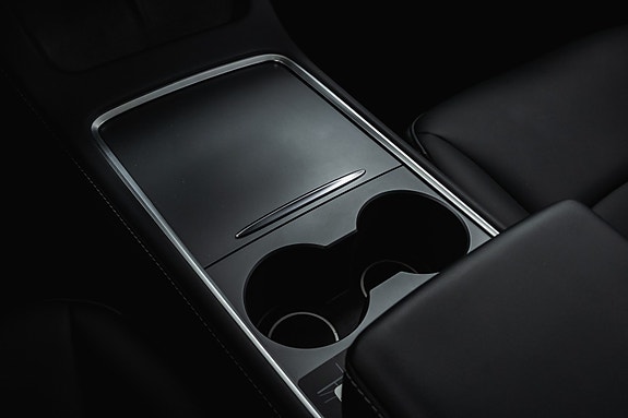 Tesla Model 3 25 of 30