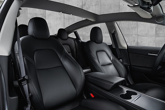 Tesla Model 3 16 of 30